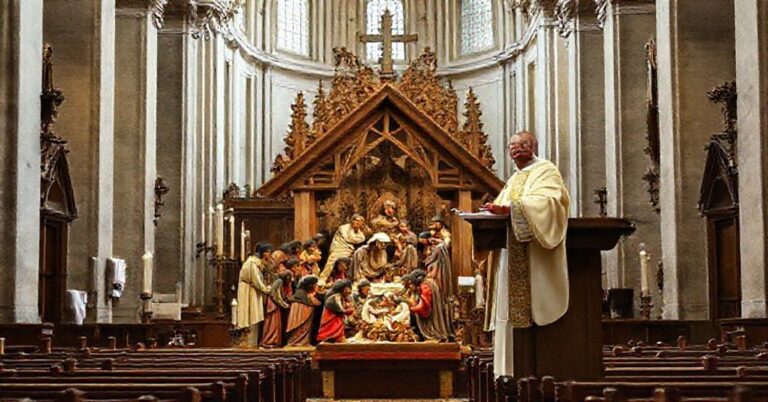 Wnętrze Bazylice św. Piotra z antykatolicką parodią Bożego Narodzenia podczas mszy prowadzonej przez uzurpatora 'Leona XIV'