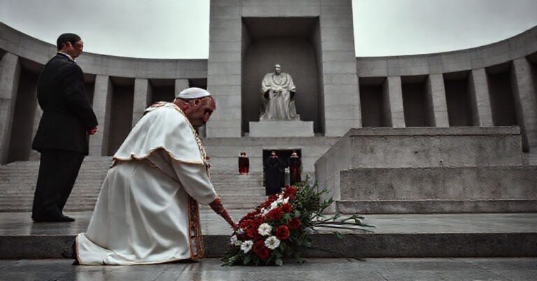 Zdjęcie przedstawiająca rzekomego papieża Roberta Prevosta ("Leon XIV") składającego hołd Mustafie Kemalowi Atatürkowi w mauzoleum w Ankarze, Turcja.