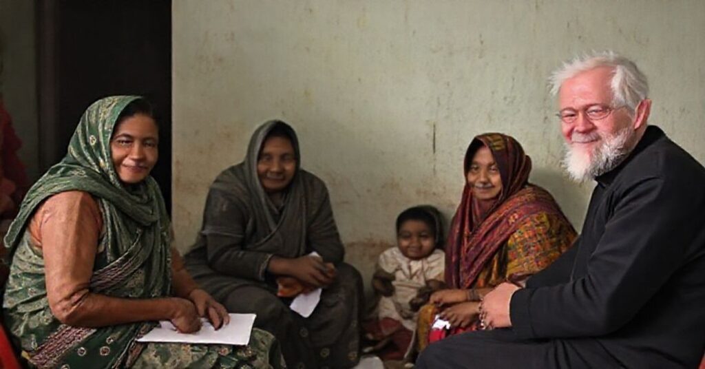 Kardynał Czerny i abp. Kevin Randall w Cox's Bazar, Bangladeszu - humanitaryzm bez misji zbawienia