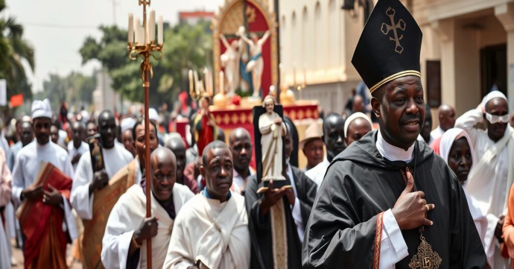 Prawdziwa katolicka procesja w Burkina Faso prowadzona przez tradycyjnego kapłana w ornaty i birreta