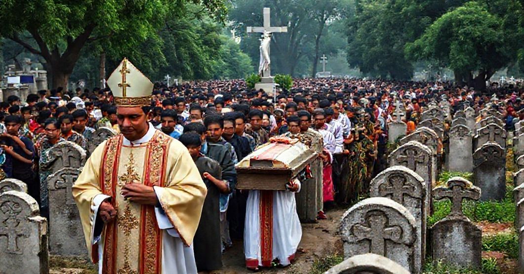 POWIAZANY ZE ŚMIERCIĄ I POCHÓWKEM KATOLICKIM W KALKUCIE