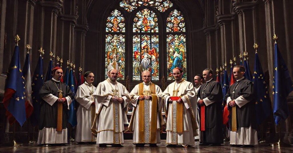 Tradycyjna katolicka scena przedstawiająca konflikt między agendą sodomitów UE a prawem naturalnym. "Biskupi" z COMECE w nowoczesnych ornatach stoją przed flagami europejskimi i dokumentami prawnymi.