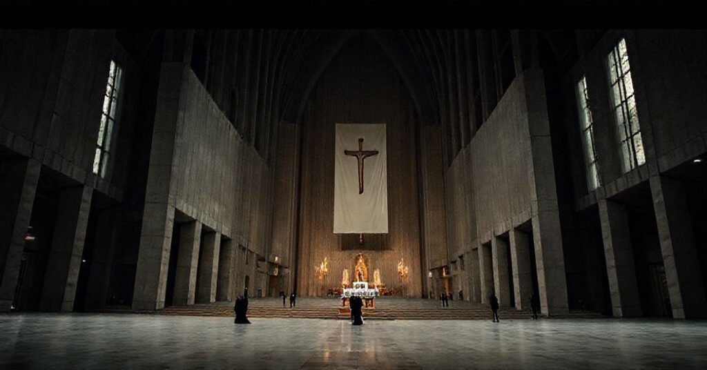 Pustka i apostazja w katowickiej archikatedrze Chrystusa Króla, symbolizująca nowoczesne odrzucenie prawdziwego Królestwa Chrystusa