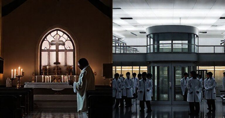 Obraz pokazuje kontrast między tradycyjnym katolickim szpitalnym kaplicą z księdzem udzielającym sakramentów a nowoczesną kliniką bez symboli religijnych. Podkreśla brak duchowego wymiaru w nowoczesnej medycynie.