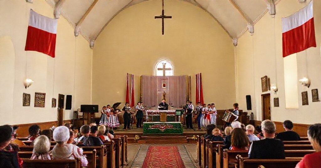 Kaplica w Marywce przekształcona w salę koncertową podczas świeckiego święta patriotycznego