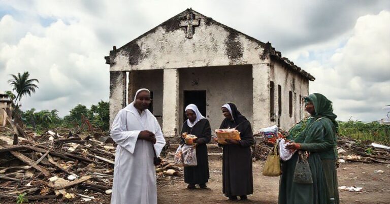 Tradycyjna katolicka misja w Maggotty na Jamajce po huraganie Melissa - brak ewangelizacji i sakramentów.