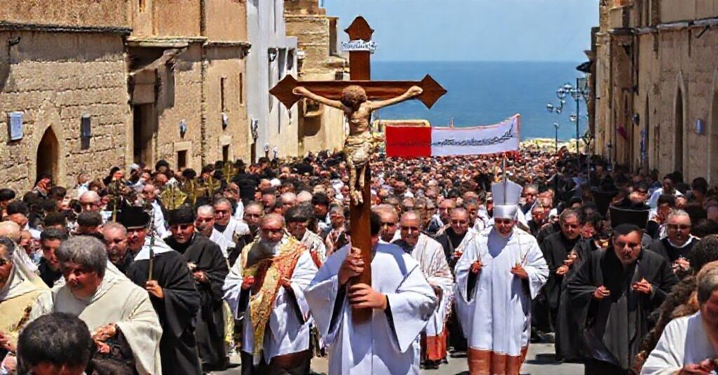 Procesja katolicka w Libanie z tradycyjnym krzyżem i bannerm sede vacante.