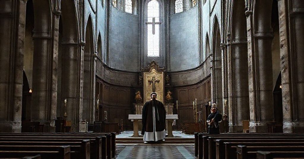 Wnętrze Katedry w Opolu po modernistycznej 'renowacji', bez sakralnej sztuki i prawdziwej liturgii