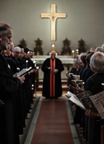 Tradycyjne katolickie uroczystości pogrzebowe ks. Tadeusza Białasa w Przemyślu z udziałem modernistycznych hierarchów kościelnych.