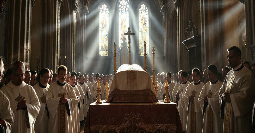 Solemne wprowadzenie relikwii niekanonizowanego Carlo Acutisa do kościoła w Proszowicach z udziałem biskupów w tradycyjnych ornatach.