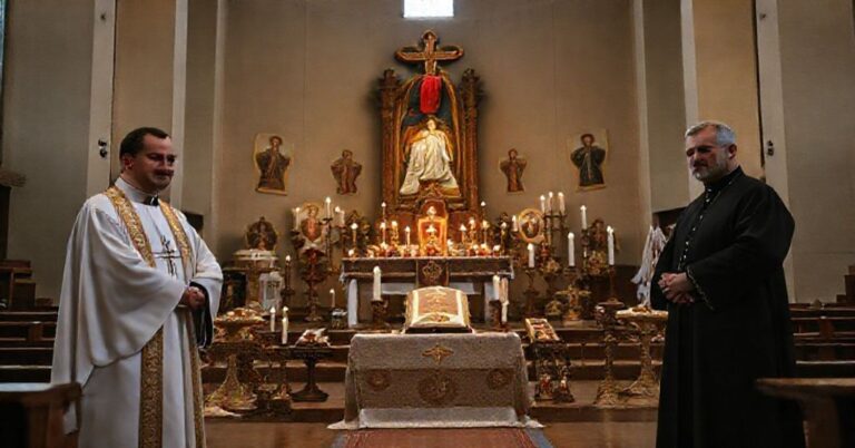 Wnętrze kościoła z relikwiami rodziny Ulmów w pseudosanktuarium kardynała Wyszyńskiego w Radomiu.