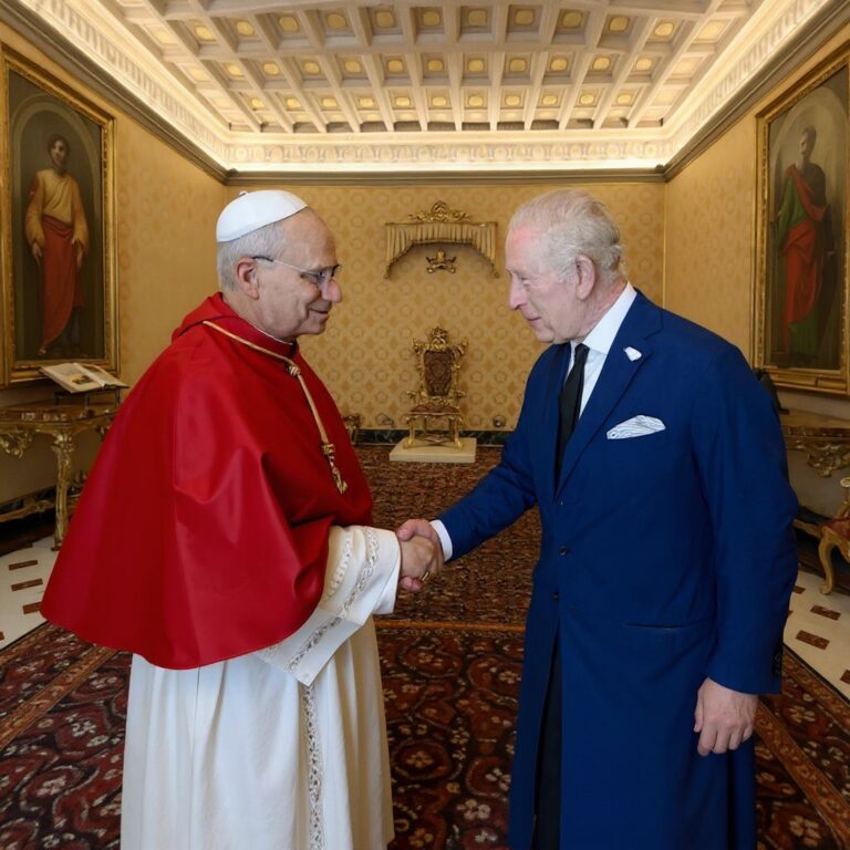 Transformed: Król Anglii i antypapież: ekumeniczna zdrada w sercu Watykanu