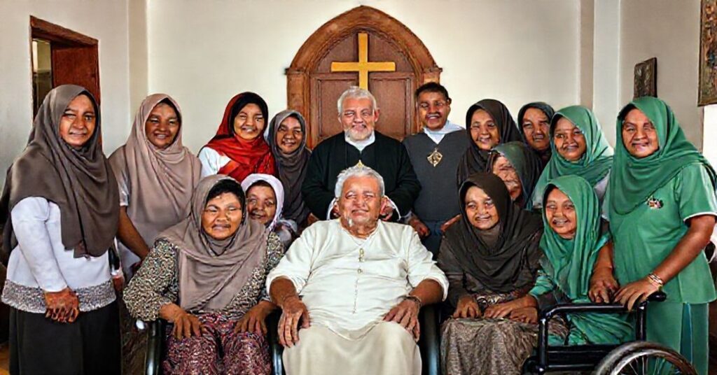 Grupa wolontariuszy z Komunity Katolickiej Jezus Dzieciążek opiekuje się osobami niepełnosprawnymi w domu w Brazylia.